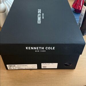 Kenneth Cole Black New Age Chelsea Boots - brand new